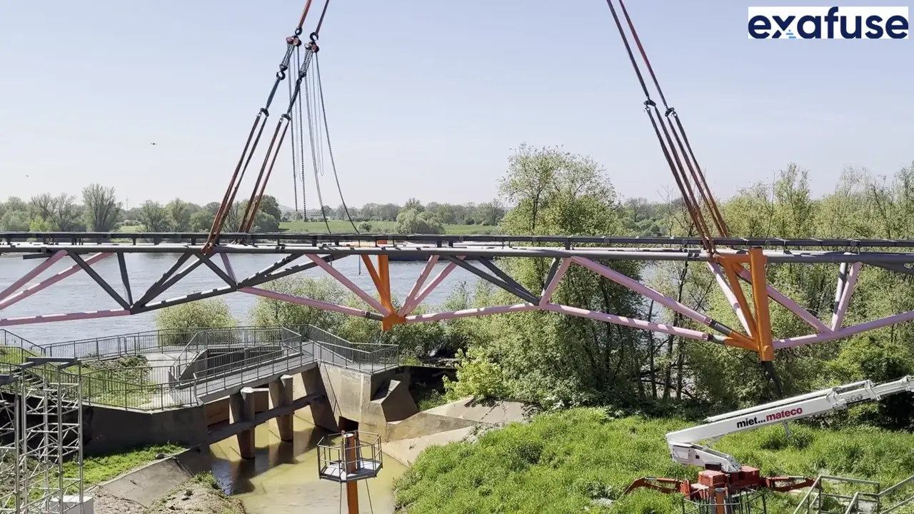 Video showing the Duisburg bridge section being installed with Exafuse LMD nodes in the structure